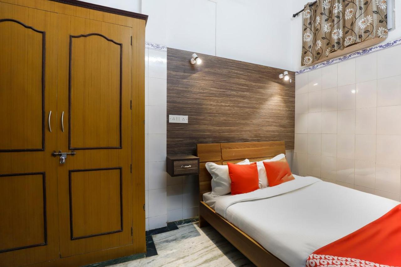โอโย 65719 ศรีคเณศ มาฮาล Hotel Siruseri ภายนอก รูปภาพ